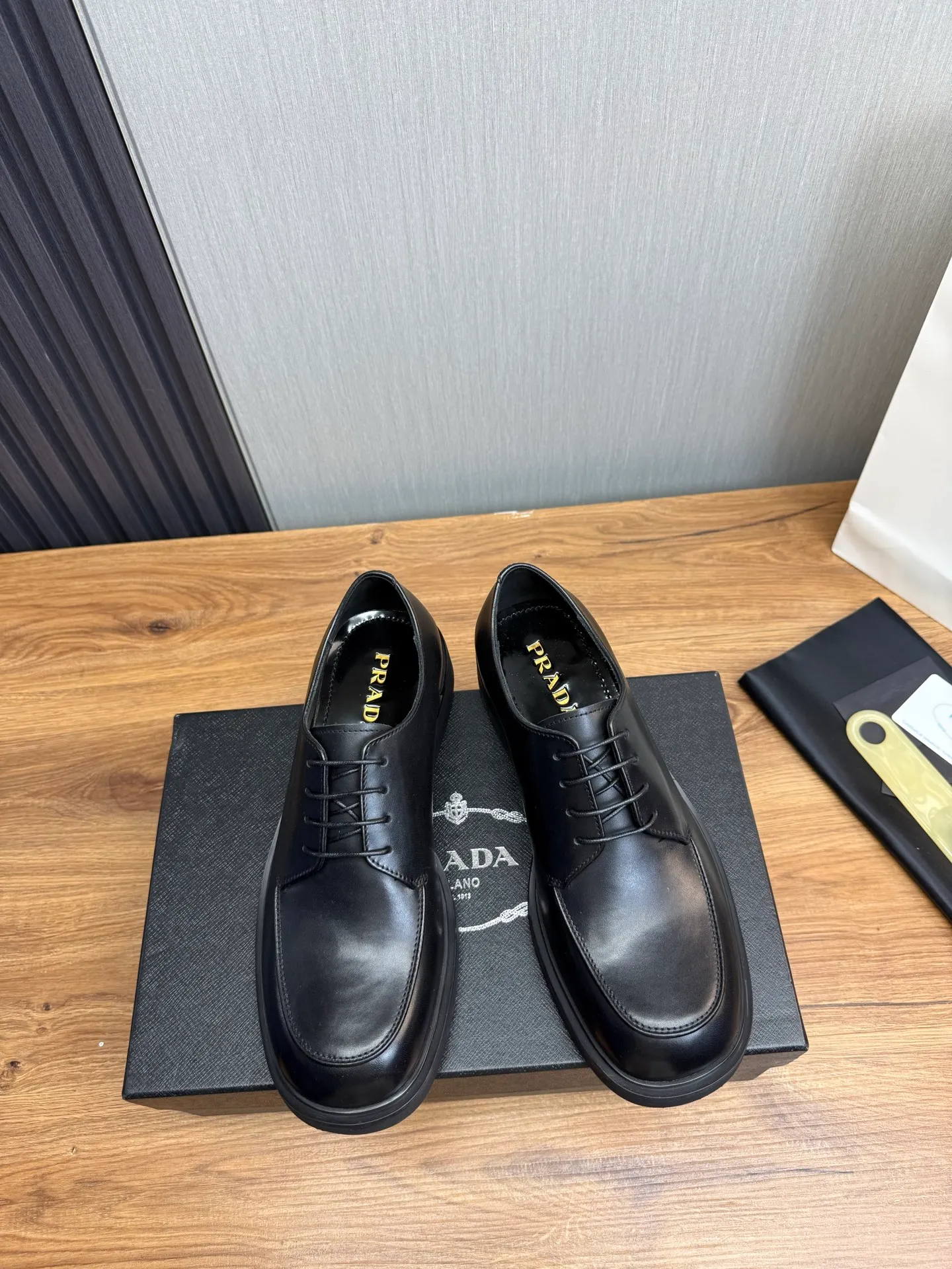 Men's shoes 💰840💰 [PRADA] New models synchronized with the official website, high-quality shipments ✔️Hot-sellers🔥 Original cowhide. Open edge beaded cowhide + cowhide lining, 1🆚1 replica, original lightweight foam outsole, 38-45 (men's 38.45 custom-made, non-refundable)